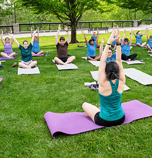 Yoga-in-the-park-2